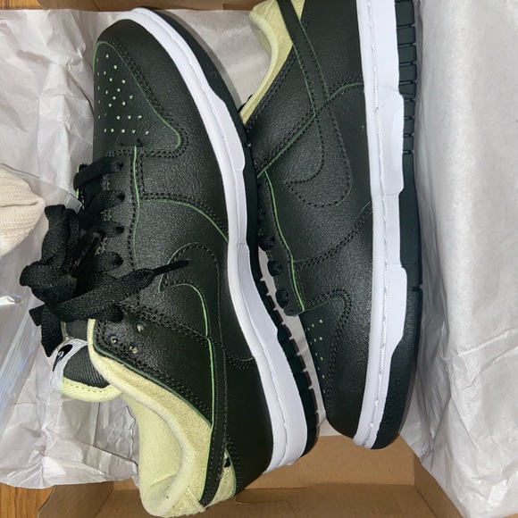 Nike Dunk Low LX - Picture 3 of 4